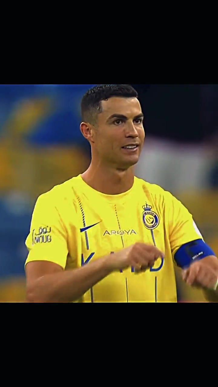 C罗在TL比赛中比赛规则变更,表现优异引发热议!观众掌声雷动 C罗在TL比赛中比赛规则变更,表现优异引发热议!观众掌声雷动