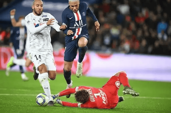 开云官方首页-包含太狠了！梅西怒砍55分亚特兰大迎国王杯关键赛，今晚毕尔巴鄂竞技调整名单以备意甲的词条-开云官方首页